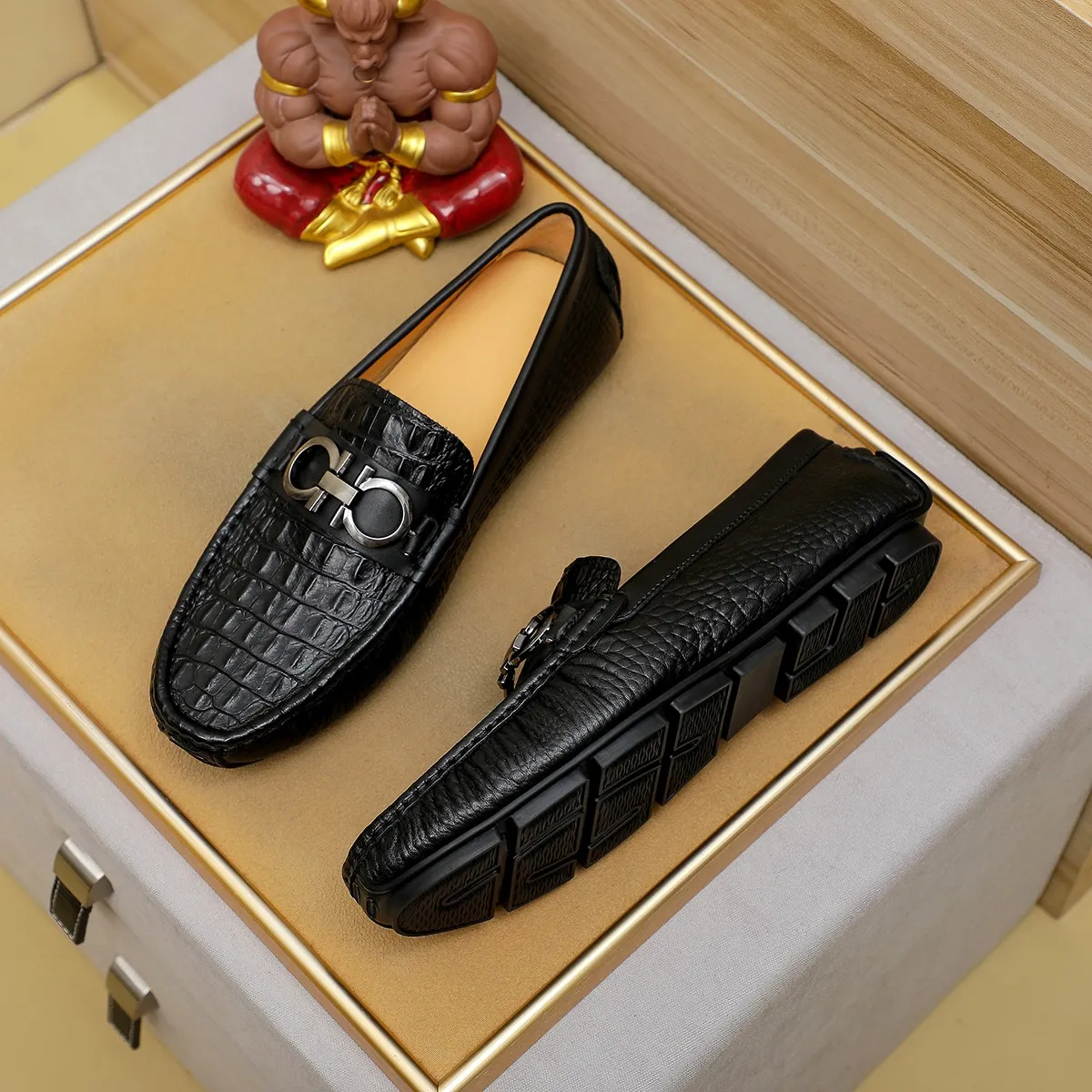 Men's shoes 💰360 🕷🕷【Ferragamo】Ferragamo Popular fashionable casual slip-on shoes🇨🇳Official website counter 1:1 production, original mold opening💯Good quality visible, imported high-end first-layer calfskin, luxurious pigskin lining🌿Very clear texture, high-quality waterproof, non-slip and wear-resistant outsole🎋High quality and low price, truly handmade🍓Color, code number 38-45